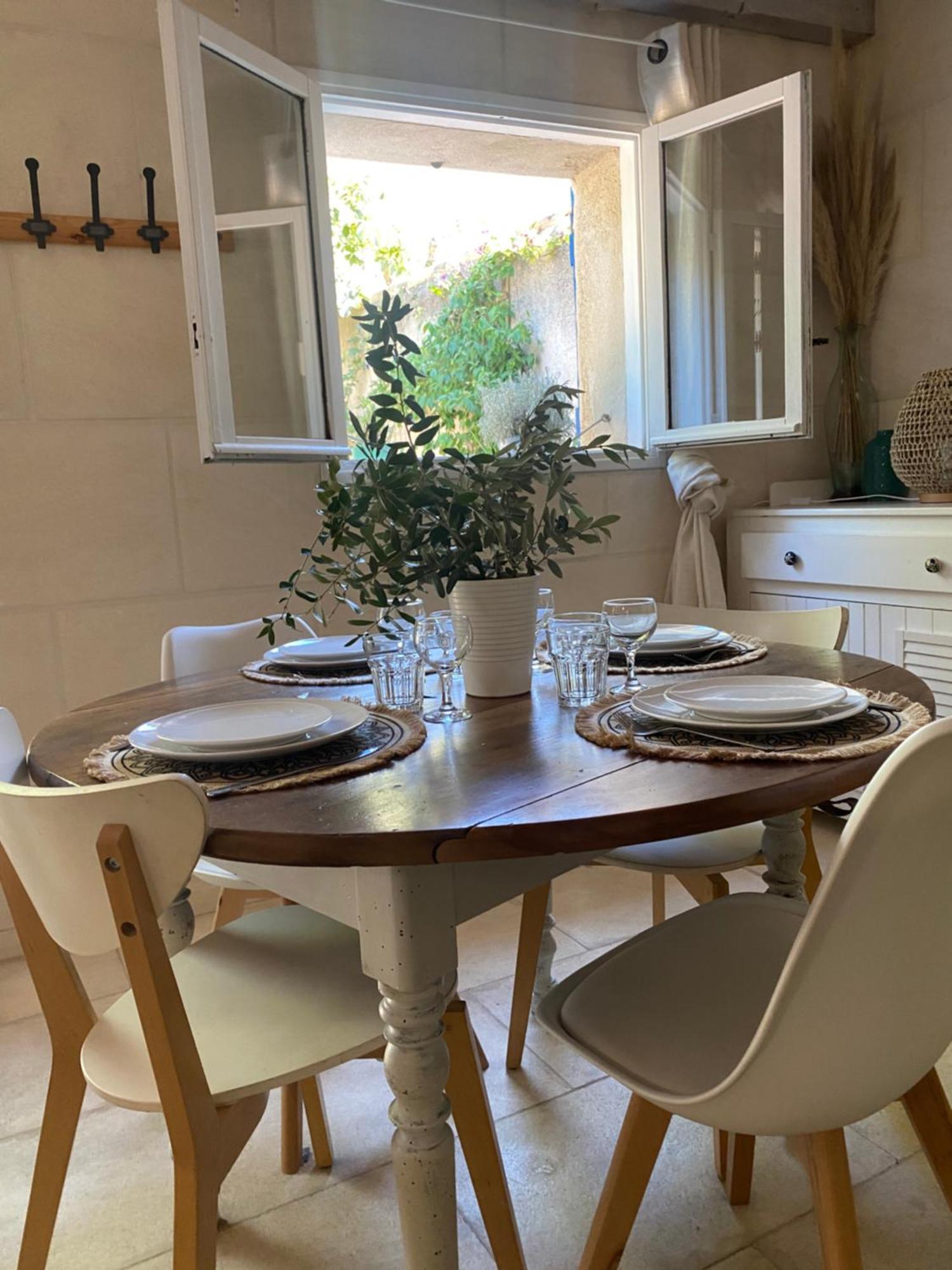 La Capucinette A L'Ombre Du Marronnier Villa Maussane les Alpilles Luaran gambar