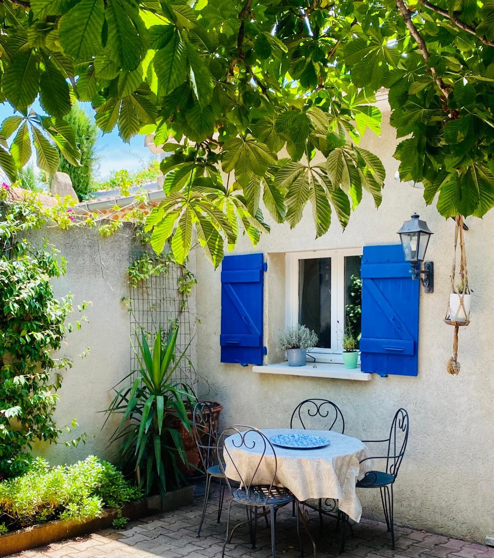La Capucinette A L'Ombre Du Marronnier Villa Maussane les Alpilles Luaran gambar