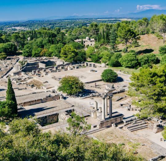 La Capucinette A L'Ombre Du Marronnier Villa Maussane les Alpilles Luaran gambar